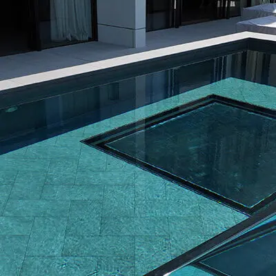 Underwater window